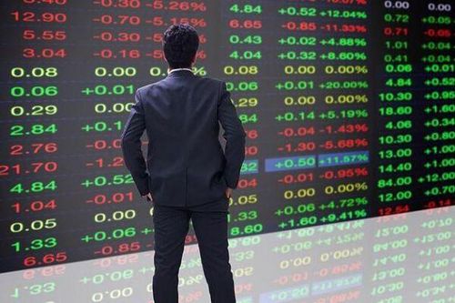 Doanh nghiệp tay ngang đầu tư chứng khoán: Danh mục giá trị hơn 1 tỷ USD, ai mạnh tay nhất?