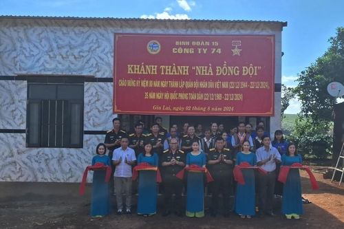 Công ty TNHH một thành viên 74 bàn giao 'Nhà Đồng đội'