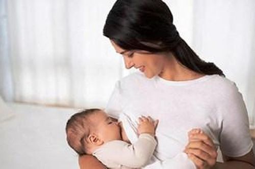 WHO: Tăng cường nuôi con bằng sữa mẹ có thể giúp cứu sống 820.000 trẻ/năm