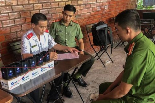 Cảnh giác các vật dụng tặng miễn phí chứa nội dung quảng cáo đánh bạc
