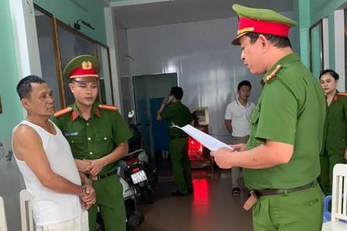 Bắt đối tượng lợi dụng quyền tự do dân chủ xâm phạm các tổ chức, cá nhân