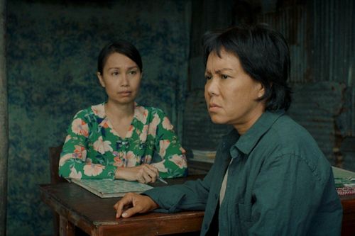 Cẩm Ly xuất hiện bên cạnh Việt Hương trong phim kinh dị