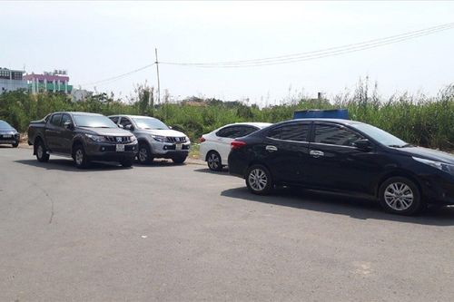 Vì sao xe màu sáng đỗ dưới trời nắng lại mát hơn xe màu tối?