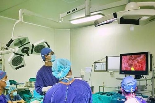 Giám đốc BV Việt - Đức lý giải vì sao bệnh nhân phải mua thuốc bên ngoài(?)
