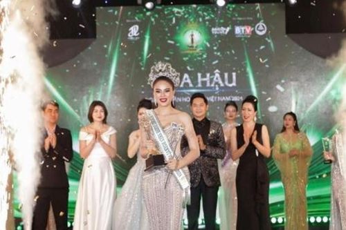 Đồng Thị Thanh Tâm đăng quang Hoa hậu Doanh nhân Hoàn vũ 2024