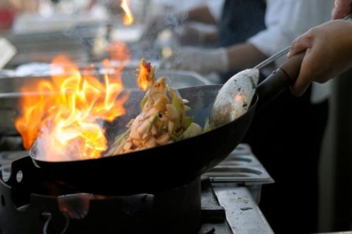 Đầu bếp Trung Quốc bỏ thuốc chống tiêu chảy vào thức ăn của khách