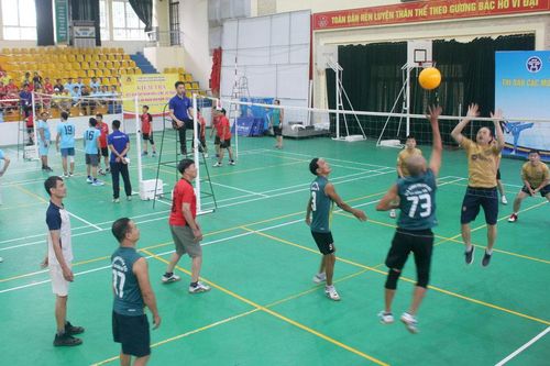 Gần 400 vận động viên tham gia Giải bóng chuyền hơi huyện Đan Phượng năm 2024