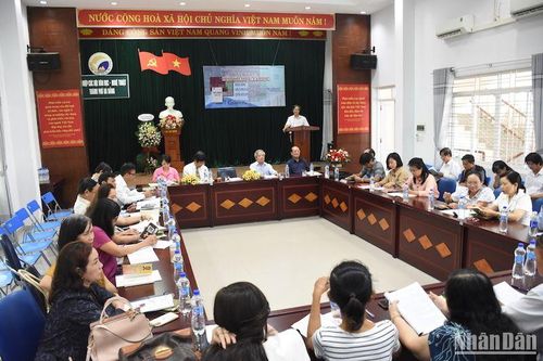 Nhà văn tìm cách đưa tác phẩm gần hơn với bạn đọc