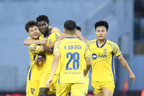 SLNA vẫn 'cây nhà lá vườn'