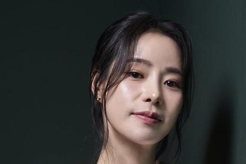 Lim Ji Yeon chia sẻ lòng biết ơn đối với Song Hye Kyo và mối quan hệ tình cảm với Lee Do Hyun