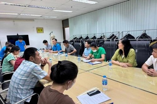 1.600 công nhân may ngừng việc, doanh nghiệp đồng ý tăng 250.000 đồng/tháng