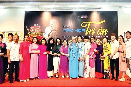 Sứ mệnh chép sử bằng hội họa