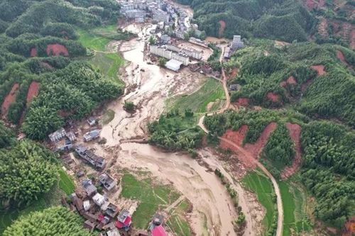 Trung Quốc: Chạy đua tìm người mất tích sau lũ lụt do bão Gaemi gây ra