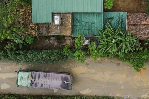 Tuyến đường vào khu di tích bị cày nát, chi chít 'ổ voi'