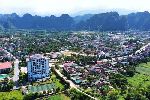 Để Con Cuông trở thành trung tâm khu vực miền Tây Nghệ An