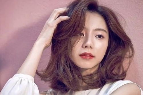 Mỹ nhân may mắn nhất châu Á và cuộc hôn nhân là bước ngoặt đổi đời, bây giờ ra sao?