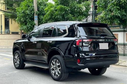 Sau 2 năm sử dụng, Ford Everest chạy lướt lên sàn xe cũ với giá không ngờ