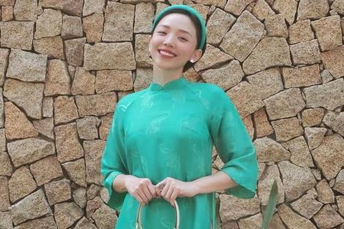 Nữ ca sĩ Vbiz lên tiếng chuyện 'ở ẩn' vì mang thai con đầu lòng