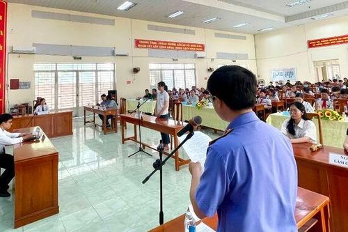 Truyền thông phiên tòa giả định và tọa đàm phòng, chống bạo lực trẻ em'