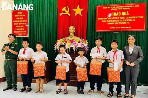 Nâng bước em đến trường