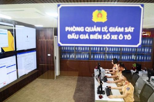 Hoàn thiện quy định về đấu giá biển số xe