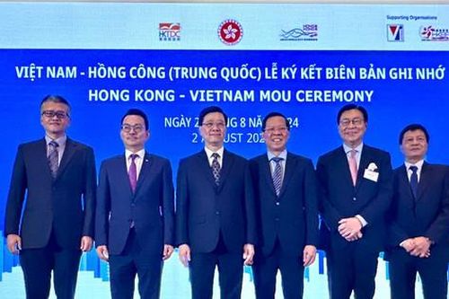 FWD đồng hành trên hành trình nuôi dưỡng kiến thức tài chính và định hướng cho thế hệ trẻ Việt Nam
