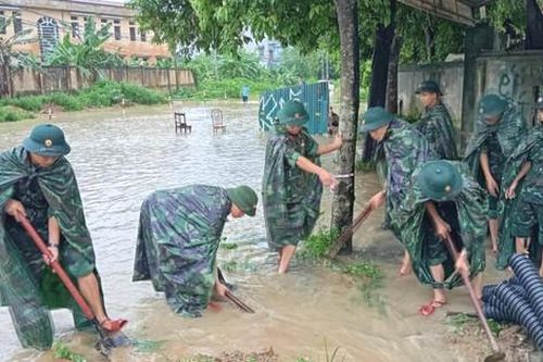 Huyện Thạch Thất còn 19,3ha lúa và rau màu bị ngập sâu