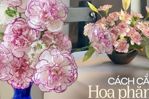 Đừng chỉ cắm hoa phăng vào bình, hãy thử ngay cách này để tạo nét cổ điển đầy mộng mơ