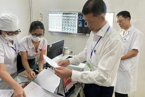 Tiếp tục phát triển kỹ thuật cao, tích cực cải tiến chất lượng để khẳng định vai trò đầu ngành chuyên khoa phổi
