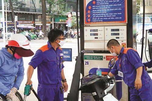 Lập sàn giao dịch xăng dầu: Nên hay không?
