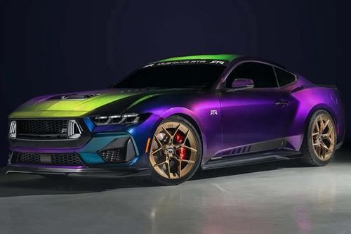 Ngắm 'hổ mang chúa' Ford Mustang cơ bắp màu độc Mystichrome
