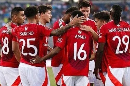 Bayern Munich dội 'gáo nước lạnh' vào tham vọng của Man United