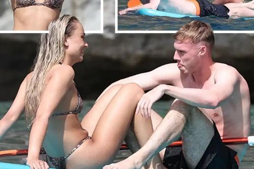 Sao Chelsea tận hưởng kỳ nghỉ bên người đẹp bí ẩn nóng bỏng