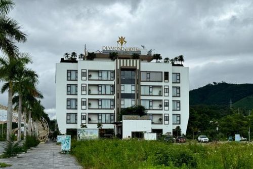 Kiểm tra khách sạn quảng cáo 4 sao hoạt động 'chui' tại Vân Đồn