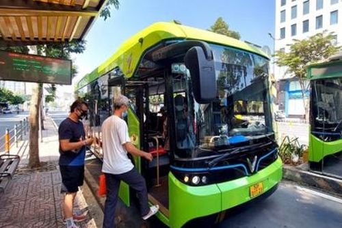 TP. HCM tiếp tục thí điểm xe buýt điện