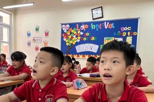 Bộ GD&ĐT yêu cầu năm học 2024-2025 tiểu học sĩ số 35 học sinh/lớp