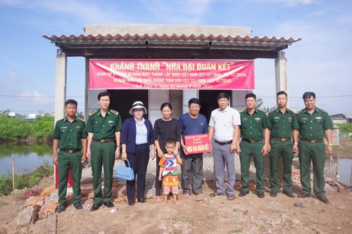 Hỗ trợ nhà ''Đại đoàn kết' cho hộ nghèo trên khu vực biên giới biển