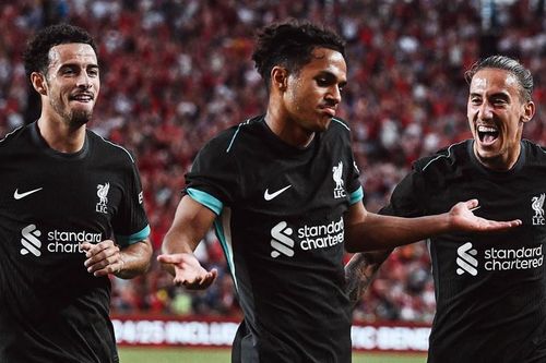 MU thảm bại 0-3 trước Liverpool