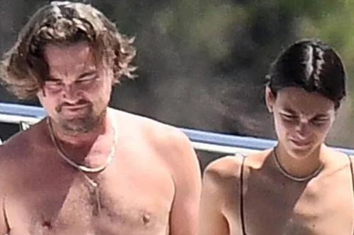 Leonardo DiCaprio đi nghỉ với bạn gái người mẫu kém 24 tuổi