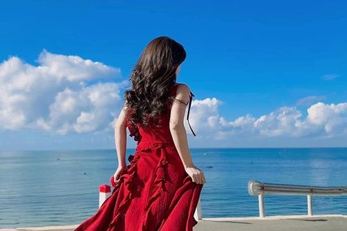 Con dốc 'triệu view', cứ hoàng hôn là khách nườm nượp check-in ở Phan Thiết