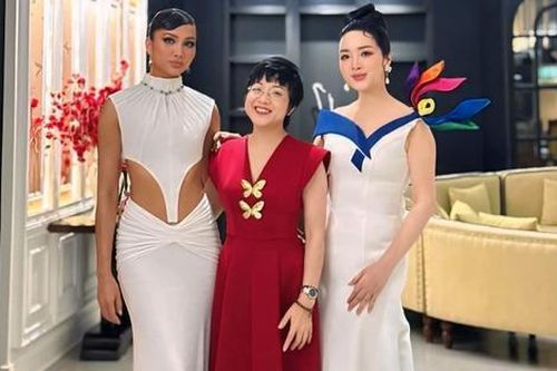 Hoa hậu H'Hen Niê 'đọ sắc' cùng đàn chị, nhan sắc cả hai gây ngỡ ngàng