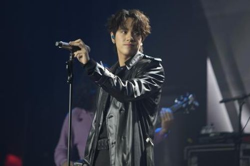 Nanon hát tiếng Việt 'cực mượt' cảm ơn fan tại concert