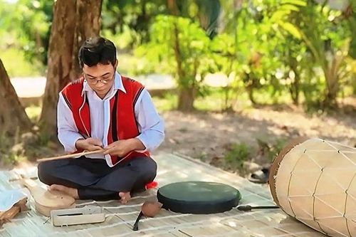 'Vua nhạc cụ' Pi Ke Dơ