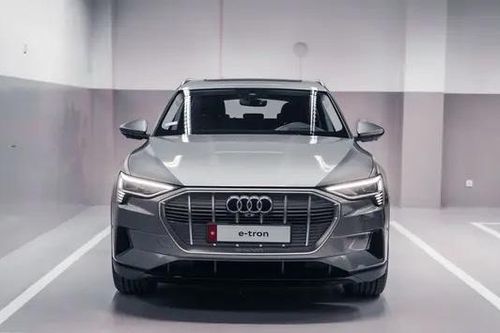 Xe điện Audi tại Trung Quốc không dùng logo bốn vòng tròn