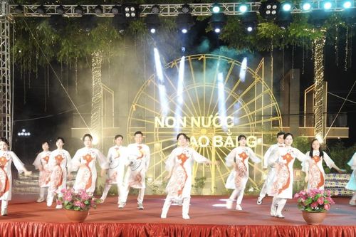 Cục Thuế tỉnh tổ chức chương trình nghệ thuật tại Phố đi bộ Kim Đồng