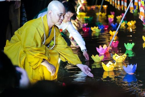 Tháng cô hồn là gì, nguồn gốc, ý nghĩa ra sao?