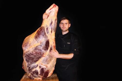 Thịt bò 'ngủ đông' 15 năm giá 80 triệu đồng/kg có gì đặc biệt?