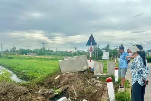 Xây dựng mương thoát nước không đồng bộ: Dân lo ô nhiễm môi trường