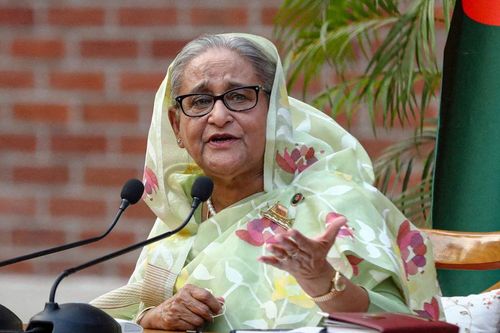 Biểu tình bạo lực lan rộng, Thủ tướng Bangladesh Sheikh Hasina từ chức