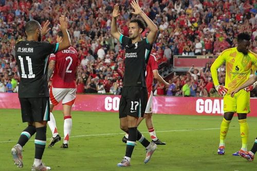 MU và Liverpool như hai thế giới đối lập